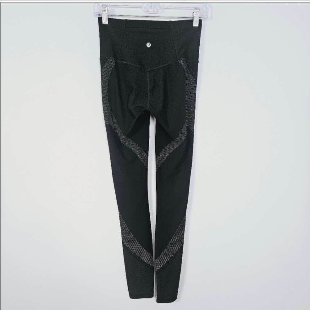 Lululemon Mapped Out High-Rise Tight 28" | Black / Glacier Grey | 8 - Picture 7 of 11